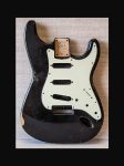 S-Style Body / Alder / 3 lbs. 15 oz. / Nitrocellulose 'Black' / Med. Relic (#GIN-2951) (S)