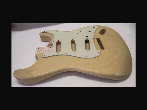 S-Style Body / Ultra Light Swamp Ash / 3 lbs. 4 oz. / Nitrocellulose 'Blonde' / Med. Relic (#GIN-3088-F) - Image 3