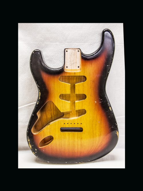 Lefty S-Style Body / 1 Piece Lightweight Swamp Ash  / 3 lbs. 7 oz. / Nitrocellulose '3Tone Burst' / Light Relic (#GIN-3132)