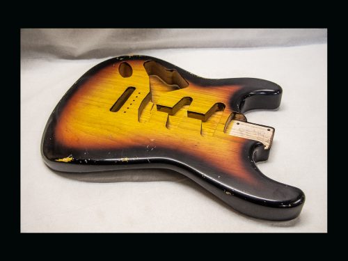 Lefty S-Style Body / 1 Piece Lightweight Swamp Ash  / 3 lbs. 7 oz. / Nitrocellulose '3Tone Burst' / Light Relic (#GIN-3132) - Image 5