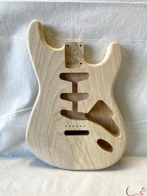 S-Style Body / 1 pc. Ultra Light Swamp Ash / Burst Grade / 3 lbs. 12 oz. (#GIN-3134)