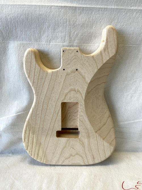 S-Style Body / 1 pc. Ultra Light Swamp Ash / Burst Grade / 3 lbs. 12 oz. (#GIN-3134) - Image 2