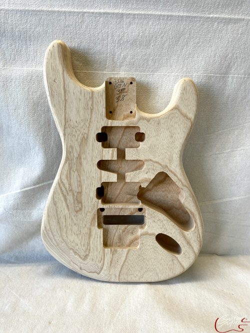 S-Style Body / Ultra Light Swamp Ash / Floyd Rose® Tremolo / HSH / 3 lbs. 8 oz. (#GIN-3136)