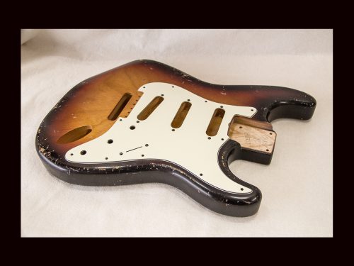 Private Stock -S-Style Body / 1 Piece Ultralight Swamp Ash / 2 lbs. 14 oz. ! / Nitrocellulose '3 Tone Burst' / Med. Relic (#GIN-3201)