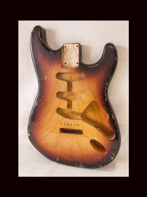 Private Stock -S-Style Body / 1 Piece Ultralight Swamp Ash / 2 lbs. 14 oz. ! / Nitrocellulose '3 Tone Burst' / Med. Relic (#GIN-3201) - Image 4