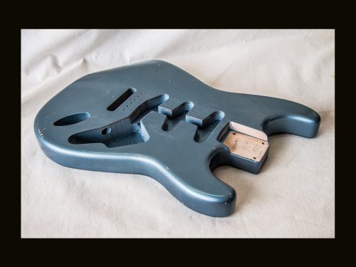 S-Style Body / Alder / 4 lbs. 3 oz. / Nitrocellulose 'Deep Lake Placid Blue' / Med./ Light Relic (#GIN-3249) - Image 4
