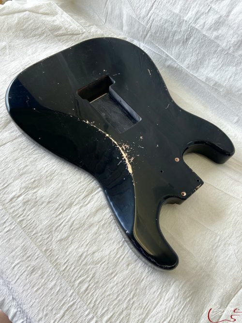 S-Style Body / Swamp Ash / 4 lbs. 5 oz. / Nitrocellulose 'Black' / HSS / Med-Heavy Relic (#GIN-3265) - Image 4