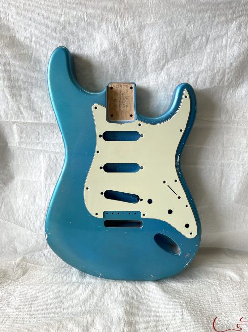S-Style Body / Alder / 4 lbs. 6 oz. / Nitrocellulose 'Aged Lake Placid Blue' / Med Relic (#GIN-3269)