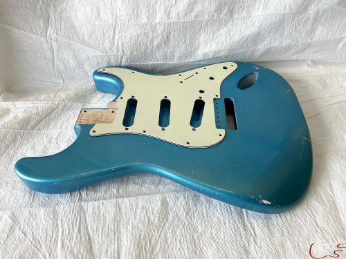 S-Style Body / Alder / 4 lbs. 6 oz. / Nitrocellulose 'Aged Lake Placid Blue' / Med Relic (#GIN-3269) - Image 2