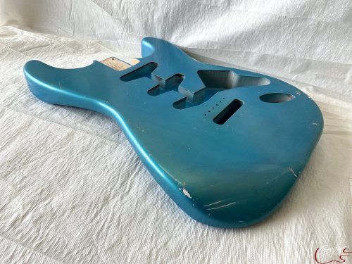 S-Style Body / Alder / 4 lbs. 6 oz. / Nitrocellulose 'Aged Lake Placid Blue' / Med Relic (#GIN-3269) - Image 3