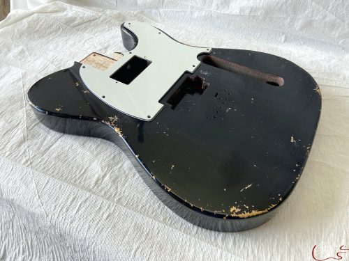 T-Style Body / Swamp Ash / 4 lbs. 14 oz. / Nitrocellulose 'Black over Gold' / x2 PAF / Med-Heavy Relic (#GIN-3270) - Image 2