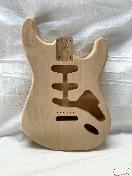 S-Style Body / 2 pc. Ultra Light Alder / 4 lbs. 5 oz. (#GIN-3276)