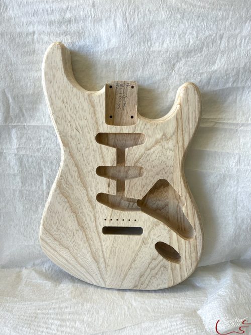 S-Style Body / Ultra Light Swamp Ash / 3 lbs. 9 oz. (#GIN-3307)