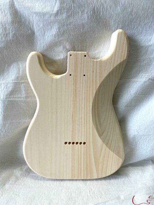 S-Style Hardtail Body / Ultra Light Pine / 2 lbs. 12 oz. (#GIN-3323) - Image 2