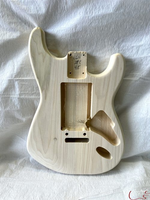 S-Style Body / 2 pc. Poplar / 2 Point Tremolo / Uni-Rout (#GIN-3327)