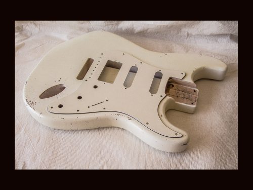 S-Style Body / Ultra Light Swamp Ash / 3 lbs. 11 oz. / Nitrocellulose 'Olympic White'/ Lite - Med. Relic (#GIN-3355) - Image 2