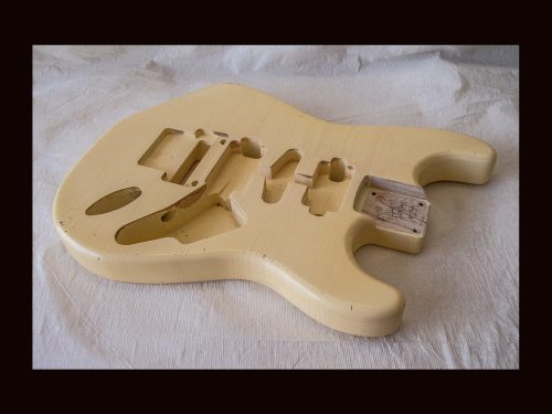 S-Style Body / Alder / 4 lbs. 5 oz. / Nitrocellulose 'Vintage White' / Light Relic (#GIN-3353) - Image 3