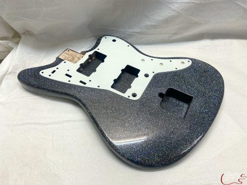 Jazz-Style Body / Swamp Ash / 4 lbs. 9 oz. / Nitrocellulose Holo Flake / Uni-Rout / Light Relic (#GIN-3340)