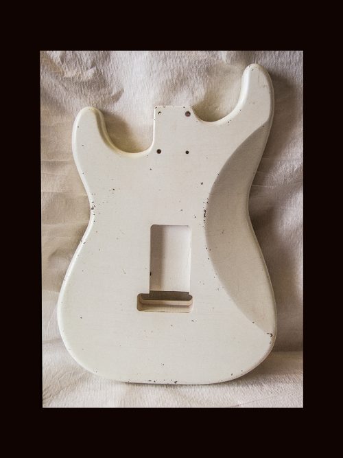 S-Style Body / Ultra Light Swamp Ash / 3 lbs. 11 oz. / Nitrocellulose 'Olympic White'/ Lite - Med. Relic (#GIN-3355) - Image 6