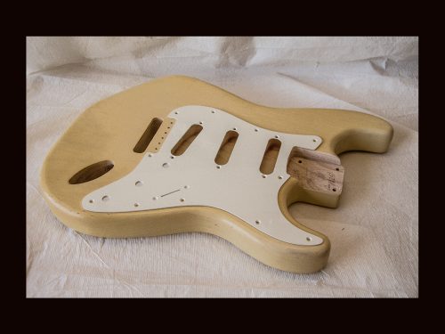 S-Style Body / 1 PC. Ultra Light Swamp Ash / 3 lbs. 5 oz. / Nitrocellulose 'Blonde'/ X-Lite Relic (#GIN-3396) - Image 3