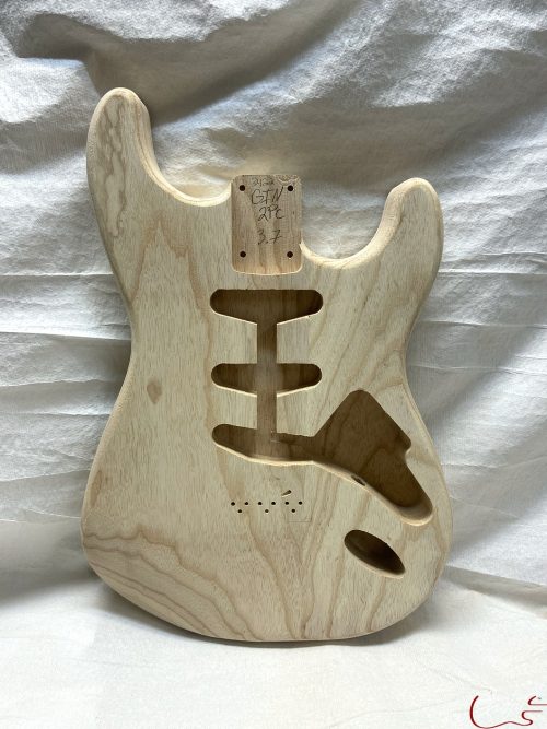 S-Style Hardtail Body / 2 pc. Ultra Light Swamp Ash / 3 lbs. 7 oz. (#GIN-3422)