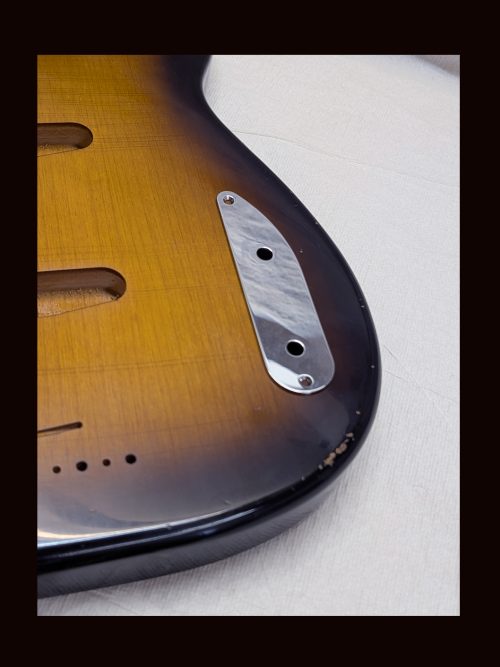 P-Style Bass Body / Alder / 4 lbs. 14 oz. / Nitrocellulose '2-Tone Sunburst' / Light Relic (#GIN-3436) - Image 8
