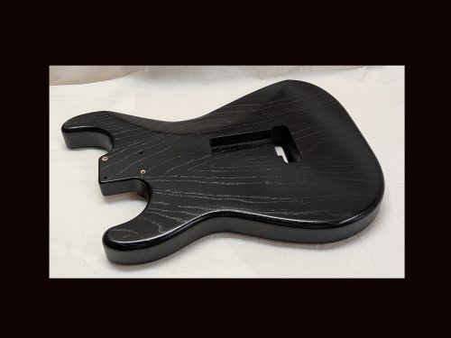 S-Style Body /Ultra Light Swamp Ash / 3 lbs. 5 oz. / Nitrocellulose 'TruGrain™ 'Black' / Closet Clean (#GIN-3438) - Image 6