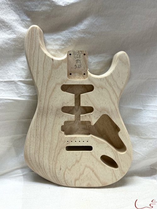 S-Style Body / 1 pc. Ultra Light Swamp Ash / HSS / 3 lbs. 15 oz. (#GIN-3457)