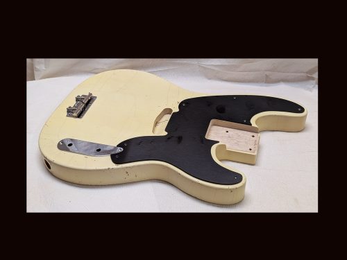 '51 P-Style Bass Body / Paulownia / 2 lbs. 7 oz. / Nitrocellulose 'Vintage White' / Light Relic (#GIN-3463)