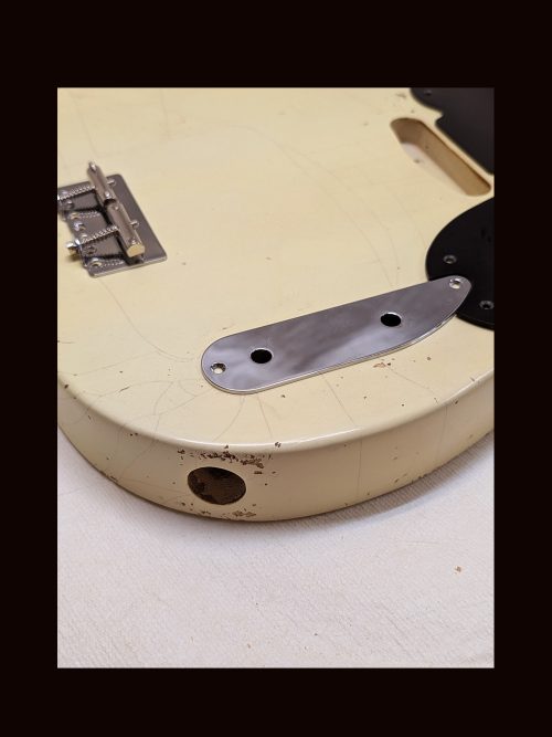 '51 P-Style Bass Body / Paulownia / 2 lbs. 7 oz. / Nitrocellulose 'Vintage White' / Light Relic (#GIN-3463) - Image 4