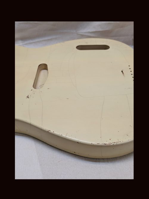 '51 P-Style Bass Body / Paulownia / 2 lbs. 7 oz. / Nitrocellulose 'Vintage White' / Light Relic (#GIN-3463) - Image 5