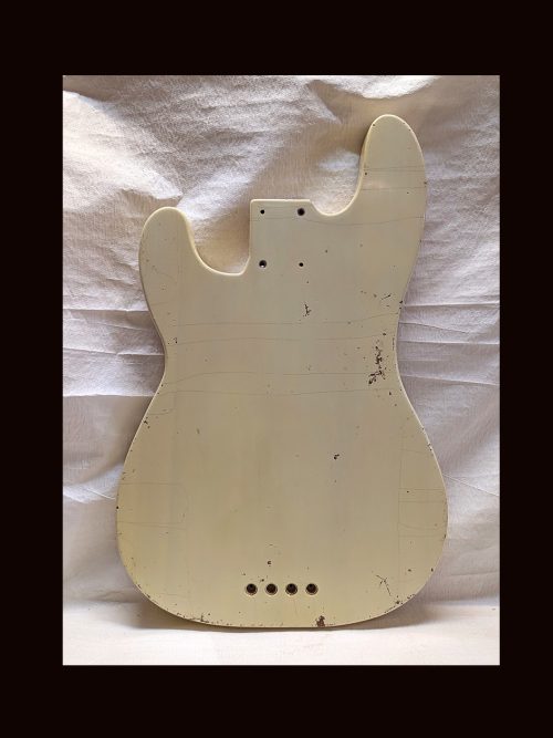 '51 P-Style Bass Body / Paulownia / 2 lbs. 7 oz. / Nitrocellulose 'Vintage White' / Light Relic (#GIN-3463) - Image 6