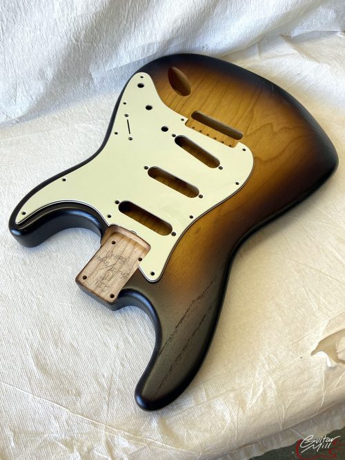 S-Style Body / 1 pc. Ultra Light Swamp Ash / 3 lbs. 2 oz. / Nitrocellulose 'TruGrain™ 'Chocolate Burst' / Closet Clean (#GIN-3487) - Image 2