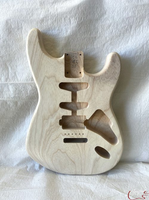 S-Style Body / 2 pc. Ultra Light Swamp Ash / HSS / 3 lbs. 8 oz. (#GIN-3490)