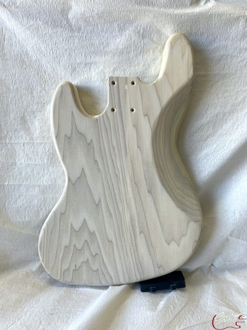 '60s J-Style Bass Body / 2 pc. Poplar (#GIN-3508) - Image 2