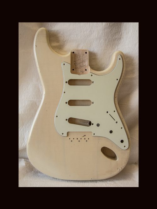 S-Style Body / 1 Piece Paulownia / 2 lbs. 0 oz. / Nitrocellulose 'Nicotine Blonde' / Light Relic (#GIN-3529)