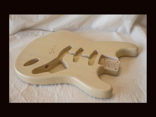 S-Style Body / 1 Piece Paulownia / 2 lbs. 0 oz. / Nitrocellulose 'Nicotine Blonde' / Light Relic (#GIN-3529) - Image 4