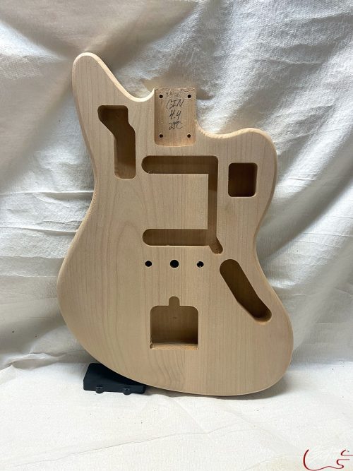 Jag-Style Body / 2 pc. Ultra Light Alder / 4 lbs. 4 oz. (#GIN-3520)