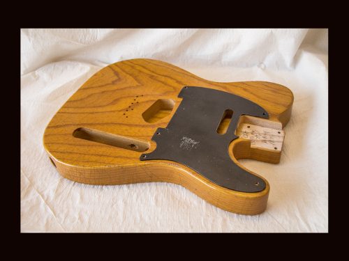 T-Style Body / 1 PC Swamp Ash / 4 lbs. 0 oz. / Nitrocellulose 'Vintage Amber' / Light Relic (#GIN-3527)