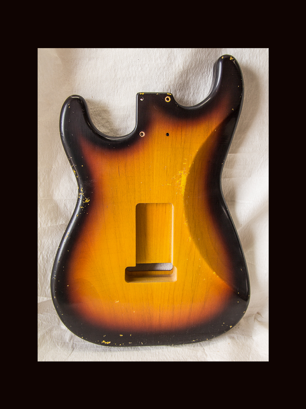 S-Style Body / Alder / 3 lbs. 12 oz. / Nitrocellulose '3 Tone SunBurst' / Med. Relic (#GIN-3547) - Image 6