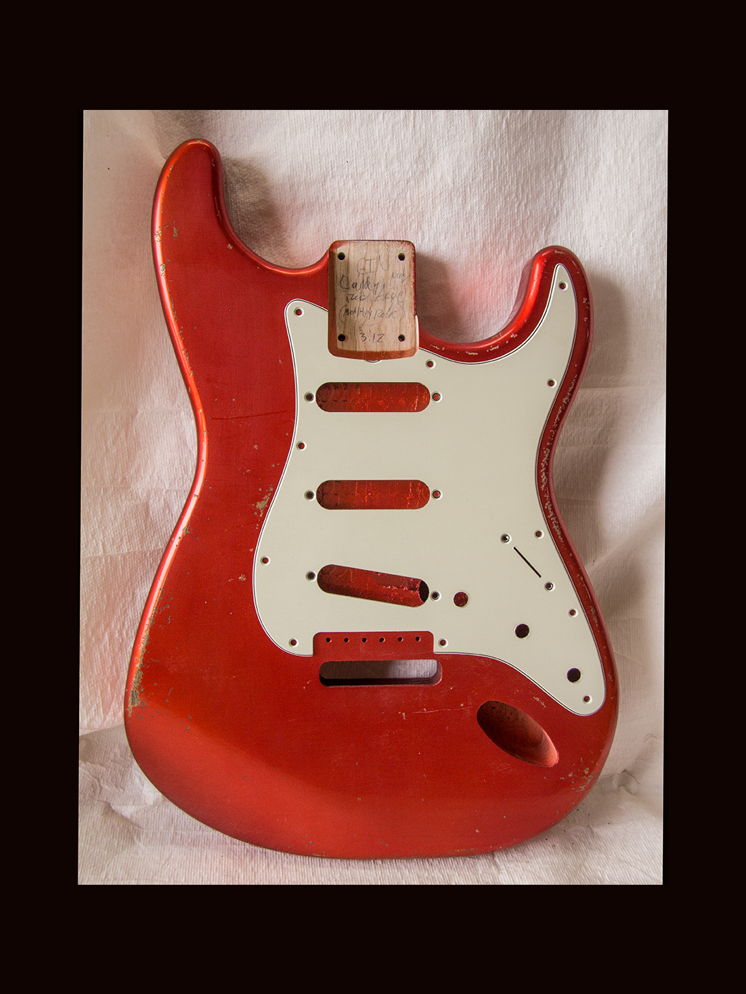 S-Style Body / Ultra Light Swamp Ash / 3 lbs. 12 oz. / Nitrocellulose 'Candy Apple Red' / Med. - Hvy. Relic(#GIN-3549) - Image 2