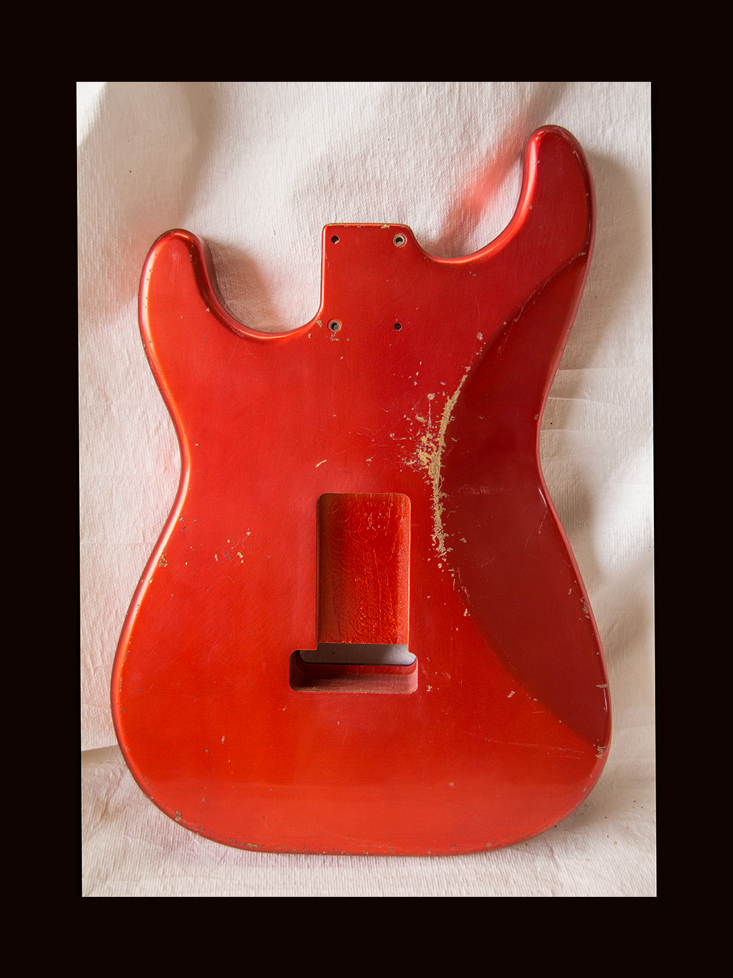 S-Style Body / Ultra Light Swamp Ash / 3 lbs. 12 oz. / Nitrocellulose 'Candy Apple Red' / Med. - Hvy. Relic(#GIN-3549) - Image 5