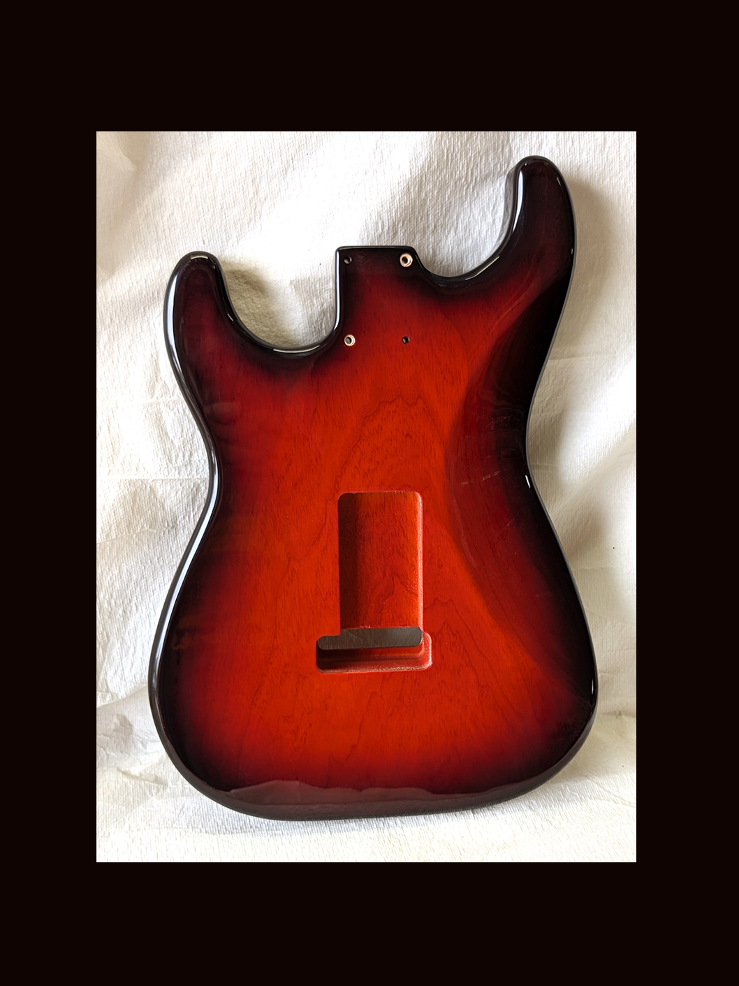 S-Style Body / 1 Piece Ultra Light Swamp Ash / 3 lbs. 3 oz. / Nitrocellulose 'Crimson Burst' / Closet Clean (#GIN-3552) - Image 5