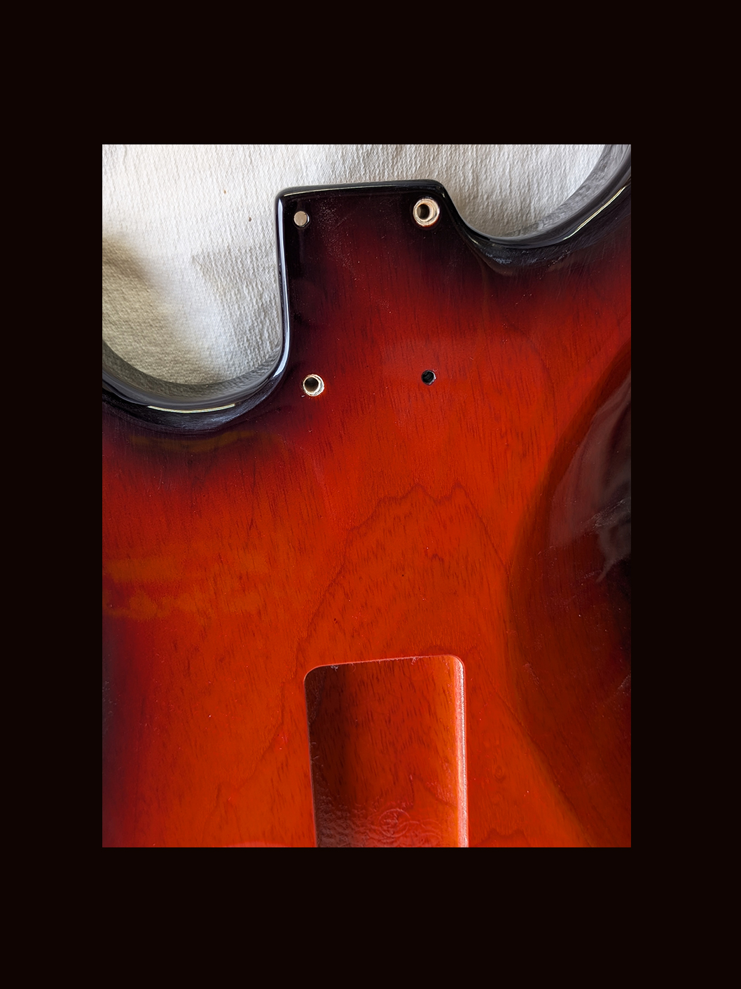 S-Style Body / 1 Piece Ultra Light Swamp Ash / 3 lbs. 3 oz. / Nitrocellulose 'Crimson Burst' / Closet Clean (#GIN-3552) - Image 6