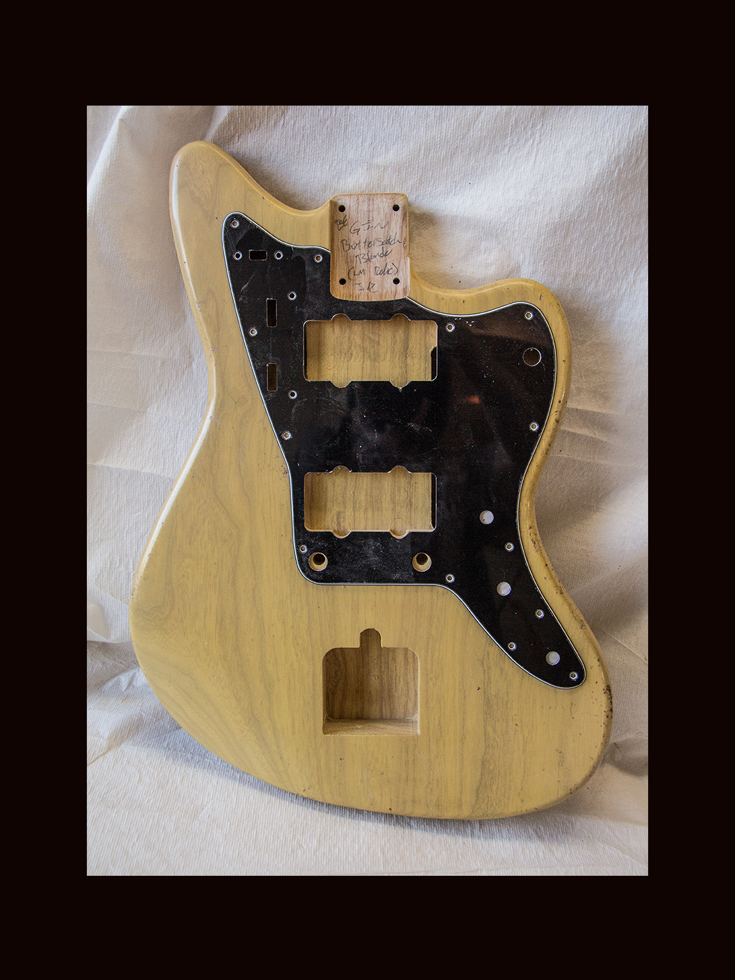Jazz-Style Body / Swamp Ash / 3 lbs. 12 oz. / Nitrocellulose 'Nocaster Blonde' / Light-Med. Relic (#GIN-3554)