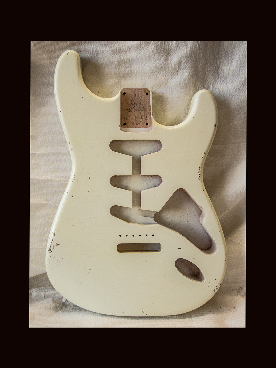 S-Style Body / Alder / 4 lbs. 1 oz. / Nitrocellulose 'Olympic White' / Med. Relic (#GIN-3562) - Image 3