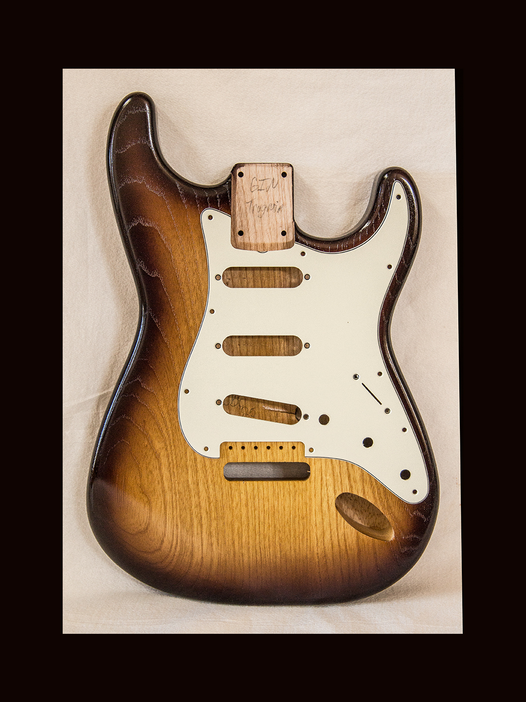 S-Style Body / Ultra Light Swamp Ash / 3 lbs. 9 oz. / Nitrocellulose TruGrain™ 'Chocolate Burst' / Closet Clean (#GIN-3569)
