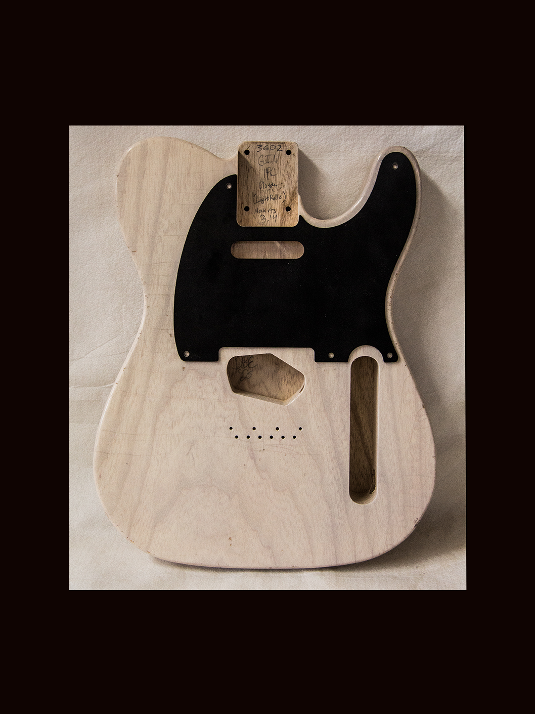 T-Style Body / 1 Piece Ultra Light Swamp Ash / 3 lbs. 14 oz. / Nitrocellulose 'Mary Kaye White Blonde' / Light Relic (#GIN-3602) (S)