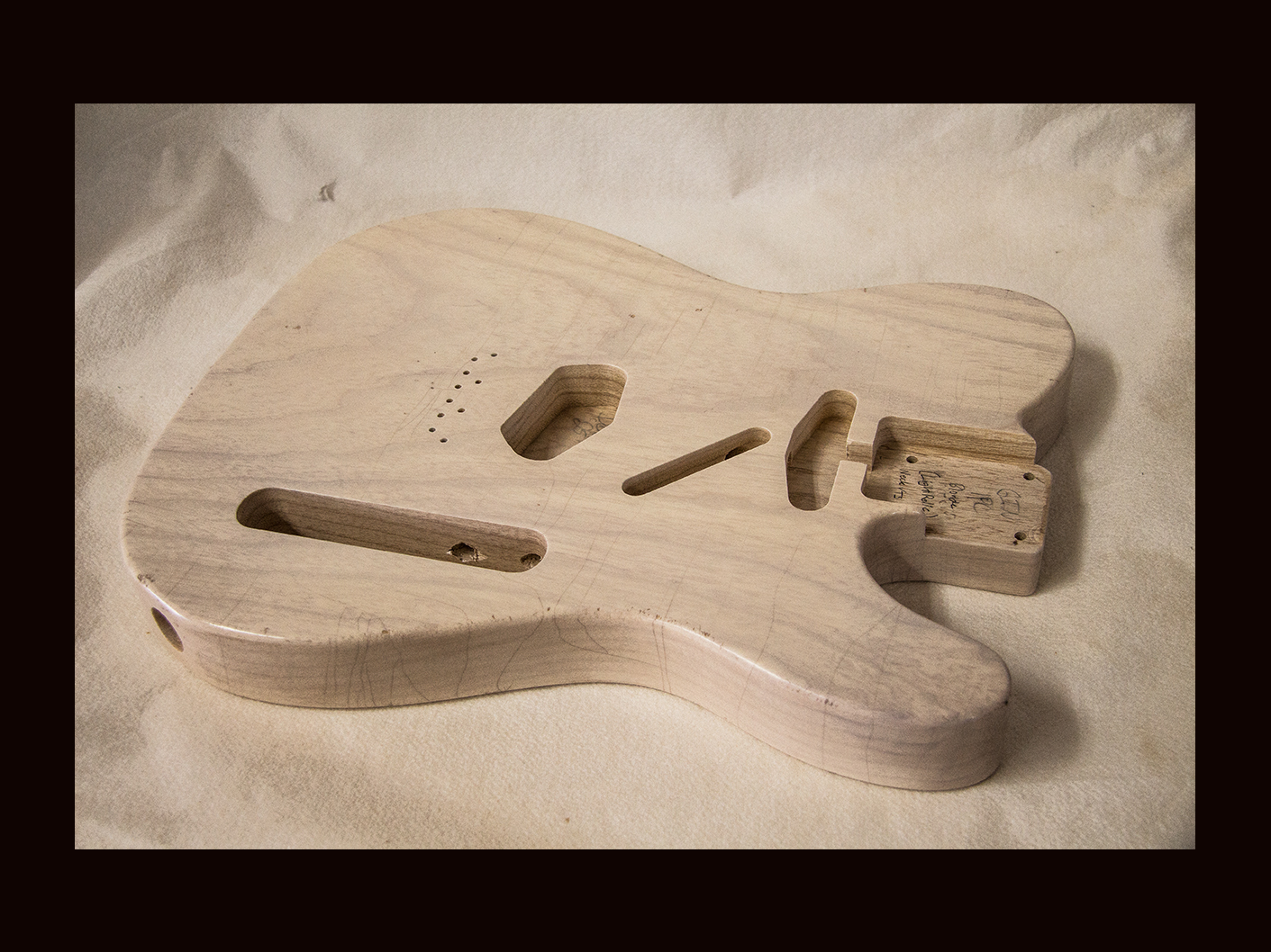 T-Style Body / 1 Piece Ultra Light Swamp Ash / 3 lbs. 14 oz. / Nitrocellulose 'Mary Kaye White Blonde' / Light Relic (#GIN-3602) (S) - Image 3