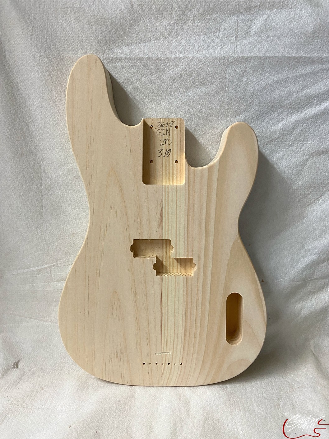 '51 P-Style Bass Body / 2 pc. Ultra Light Pine / Split Pickup / 3 lbs. 10 oz. (#GIN-3618)